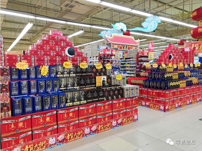 華聯(lián)超市濟南王舍人店春節(jié)商品陳列花樣迭出,令人嘆為觀止!.